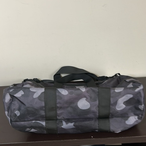 BAPE A Bathing Ape Duffle Bag City Camo Black Large Shoulder strap zip top - Picture 8 of 10